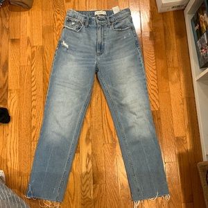 Abercrombie Ultra High Rise Ankle Straight Jean